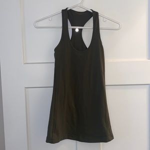 Lululemon tank top.